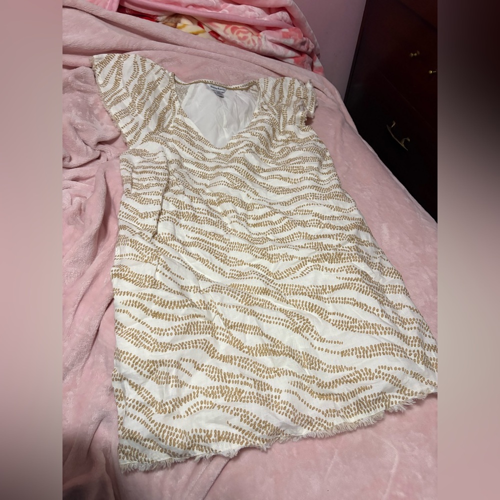 ⭐️Tommy Bahama White Dress with Gold Wave Print